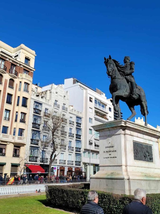 Apartamento V Alcalaretiro Ideal Parejas Madrid Buitenkant foto